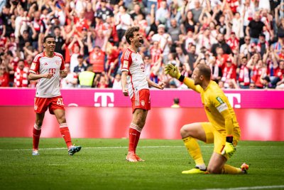 Байерн Мюнхен победи Кьолн с 2 0 на Алианц Арена в