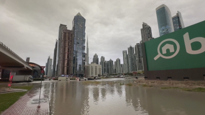 Дубай е под вода след два дни проливни дъждове