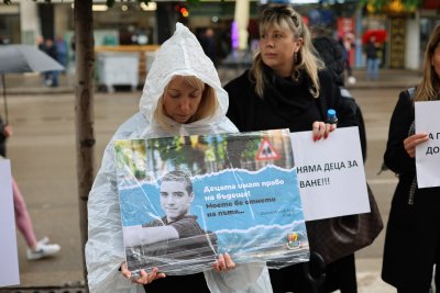 Протест преди делото за Филип: Доживотен затвор за пътните убийства