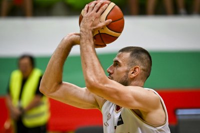Сибиу с Павлин Иванов ще се бори за петото място в плейофите на баскетболното първенство на Румъния