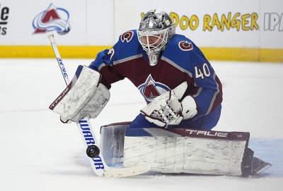 Александър Георгиев стана вратарят с най-много победи в рамките на редовния сезон в НХЛ