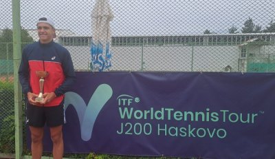 Александър Василев триумфира без загубен сет J200 турнира на ITF в Хасково