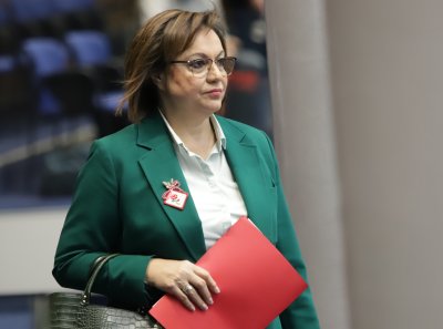 Лидерът на БСП Корнелия Нинова отправи критики към служебния премиер