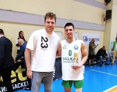 Александър Везенков награди всички носители на индивидуални награди във финалите на баскетболното първенство U19