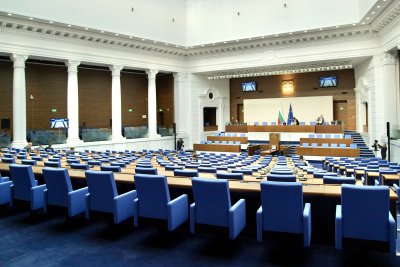 Народното събрание провежда извънредно заседание днес Депутатите гледат на второ