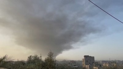 Гъст дим се издига над Рафа Четвърти ден градът е