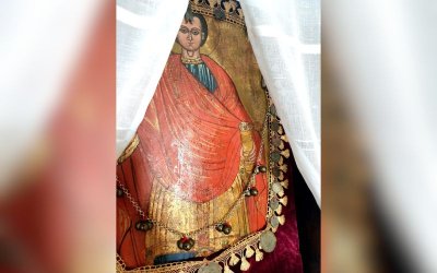 Чудо на Възкресение Обявиха икона на Свети Пантелеймон за миротечаща