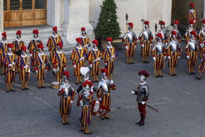 34 швейцарски гвардейци положиха клетва към папата