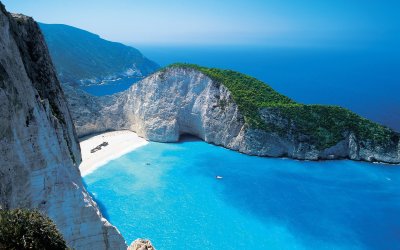 Прочутият плаж Навагио на гръцкия остров Закинтос остава затворен и това лято