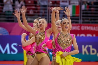 Българският ансамбъл по художествена гимнастика спечели златен и бронзов медал