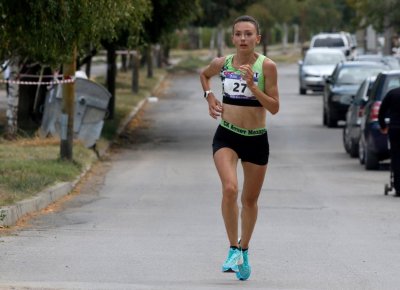 Българската национална рекордьорка на 10 000 метра полумаратон и маратон