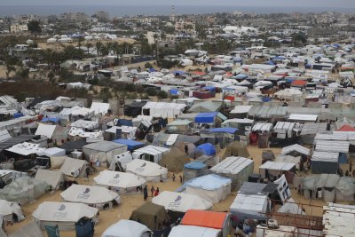 Израел нареди евакуация на поне 100 000 души от Рафа