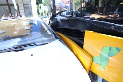 За инцидент между кола и тролей в София, съобщиха от СДВР