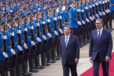 Китайският лидер Си Дзинпин пристигна в Сърбия
