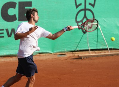 Фаворитите се класираха за финала на турнира по тенис "Амбинор къп" в София