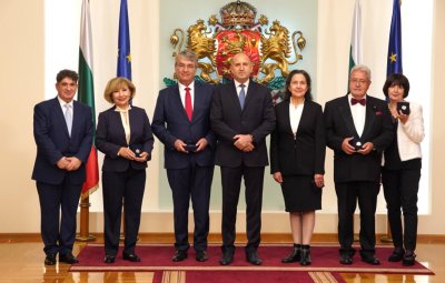 Презиентът Румен Радев награди изявени културни дейци по повод предстоящия