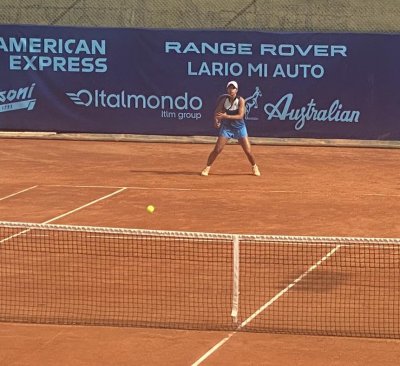 Ива Иванова и Анас Маздрашки продължават към втори кръг на турнир от категория J500 на ITF в Милано