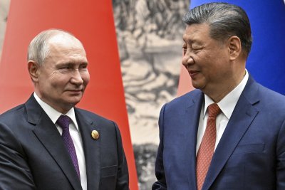 Отношенията между Пекин и Москва: Какво се споразумяха Владимир Путин и Си Дзинпин