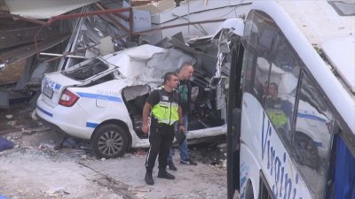 Започна делото за смъртта на двамата полицаи, прегазени от автобус с мигранти