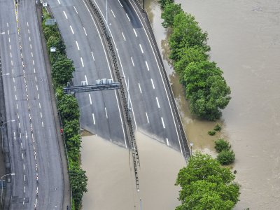 Тежки наводнения в Германия Франция Белгия и Нидерландия Проливни дъждове
