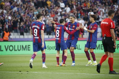 Барселона победи с 3 0 Райо Валекано в среща от предпоследния