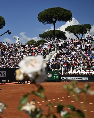 Екологични активисти от нашумяла организация прекъснаха два от двубоите на турнира по тенис в Рим