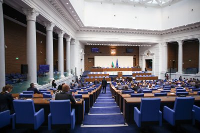 Коалицията Продължаваме Промяната – Демократична България внесе искане за свикване