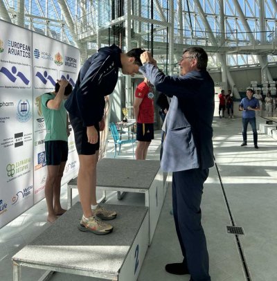 Спортният министър Георги Глушков връчи медалите на призьорите на 50 м свободен стил на плувния турнир "Купата на кмета"