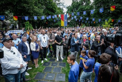 Стотици привърженици на Левски играчи треньори легенди честваха днес 110 а