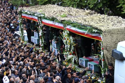 В Иран започна тридневното погребение на президента Ебрахим Раиси външния