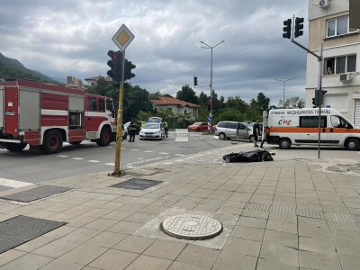 Моторист загина в катастрофа на централен булевард във Враца Инцидентът е