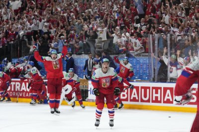 Чехия и защитаващият титлата си тим на Канада се класираха за полуфиналите на световното първенство по хокей на лед