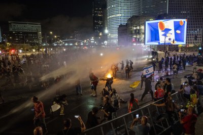 Сблъсъци в Тел Авив по време на антиправителствена демонстрация