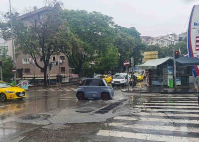 Проливен дъжд днес причини негативни последици в Анкара Силният дъжд