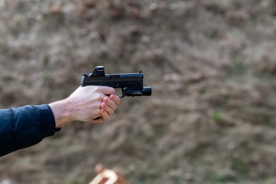 Полицията в Мюнхен издирва въоръжен мъж Нападател откри стрелба с