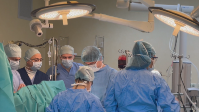 Високорискова операция по премахването на огромен тумор на надбръбречната жлеза