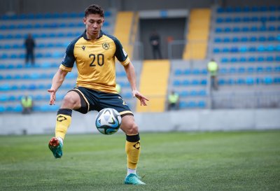 Българският футболен национал Филип Кръстев се завръща в белгийския първодивизионен