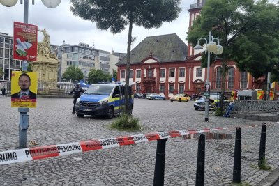 Германски политик от крайнодясната "Алтернатива за Германия" бе нападнат с нож в град Манхайм