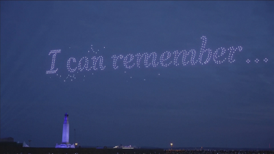 80 години от десанта в Нормандия: Светлинно шоу с дронове в Англия почете паметта на загиналите