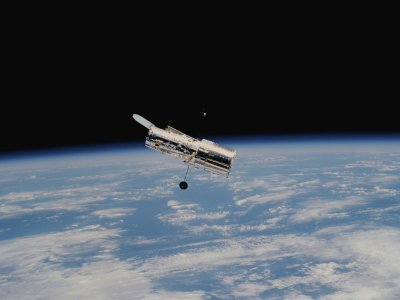 Телескопът "Хъбъл" на НАСА временно е спрял работа