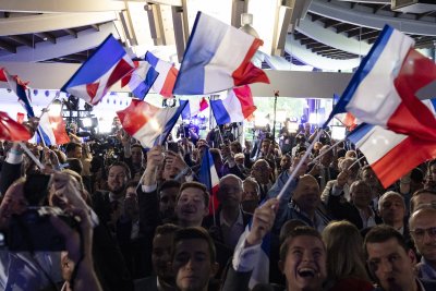 Изходът от европейските избори прерасна във вътрешнополитическа криза във Франция