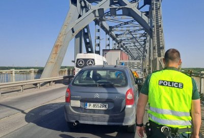 От днес променят организацията на движение на Дунав мост при