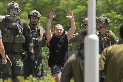 Израелски части освободиха четирима заложници при специална операция на две