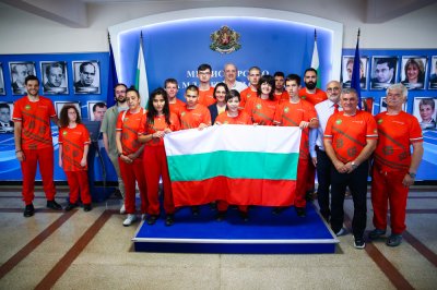 Заместник министърът на младежта и спорта Стоян Андонов изпрати с българското