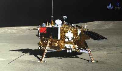 Китайският апарат Чанъе 6 прехвърли взетите лунни проби в модула на
