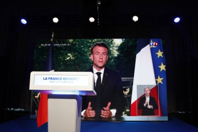 Макрон свиква предсрочни парламентарни избори на 30 юни във Франция
