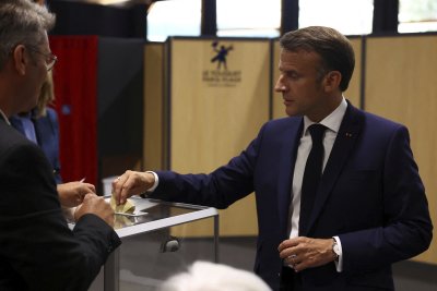 Френският президент Еманюел Макрон свиква предсрочни парламентари избори на 30
