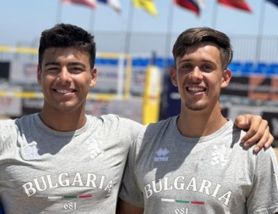 България е в топ 8 на европейското първенство по плажен волейбол