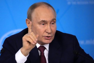 Руският президент Владимир Путин обяви че ще спре огъня в