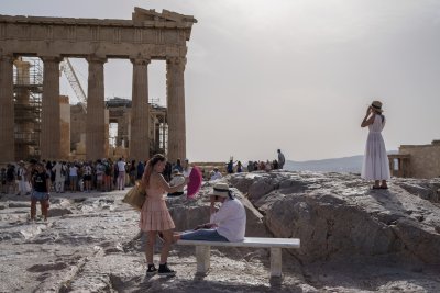 Горещото време взе трета жертва в Гърция 55 годишна американска